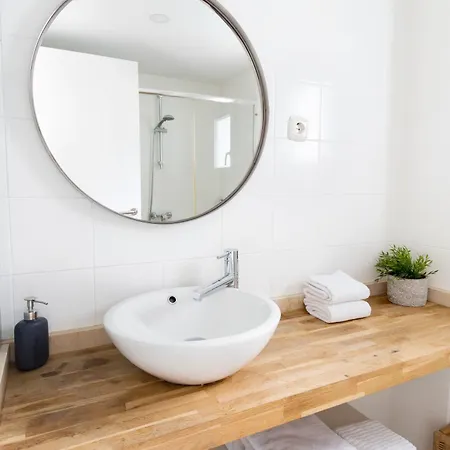 Apartment La *